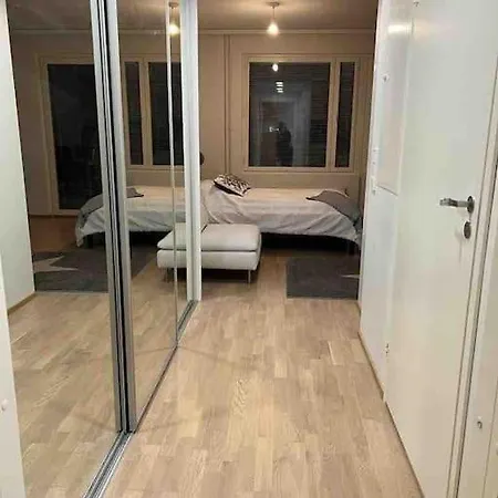 Nearby Airport Βάνταα